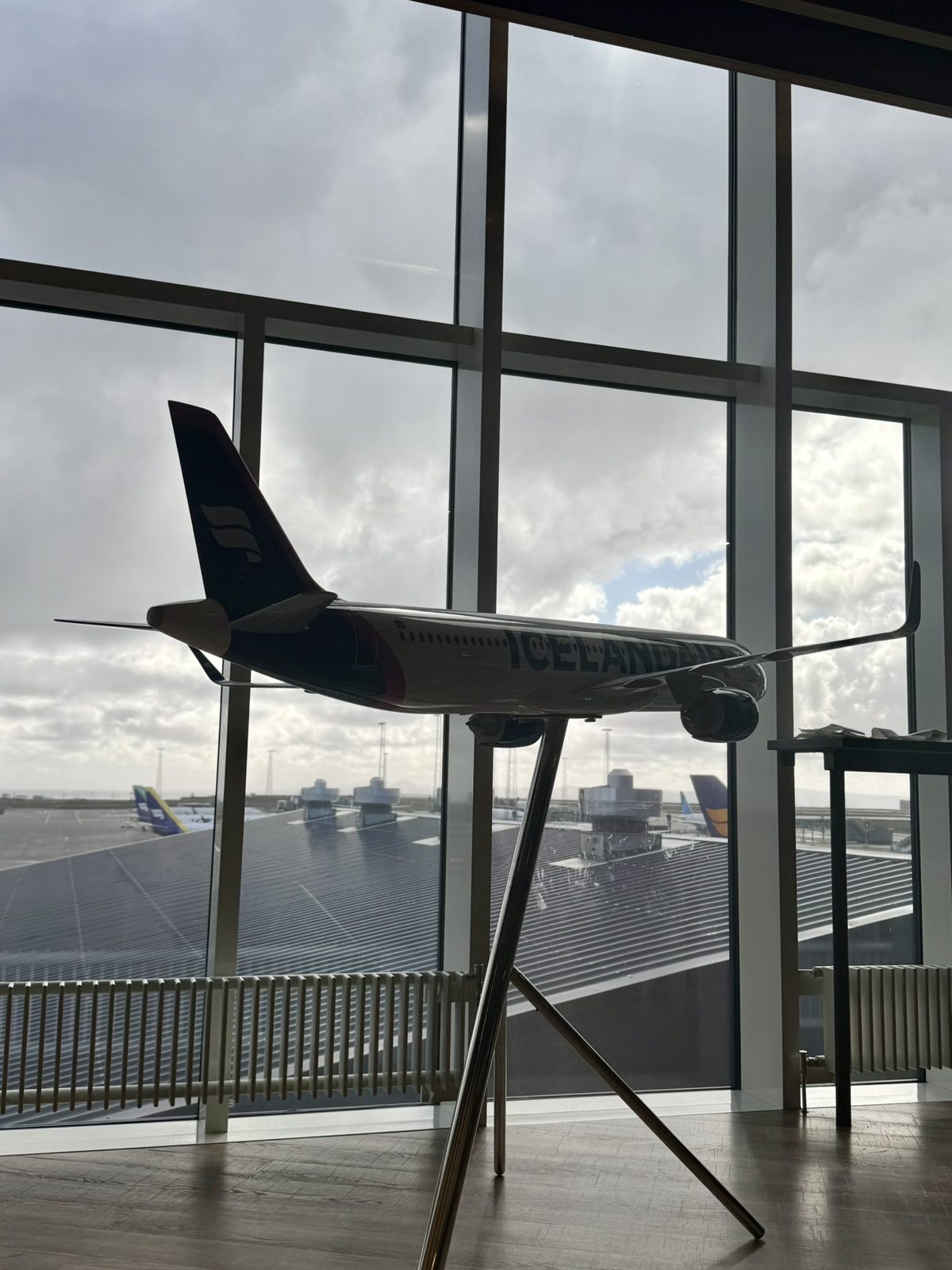 Inside the Saga Lounge at Keflavík — photo: ILE